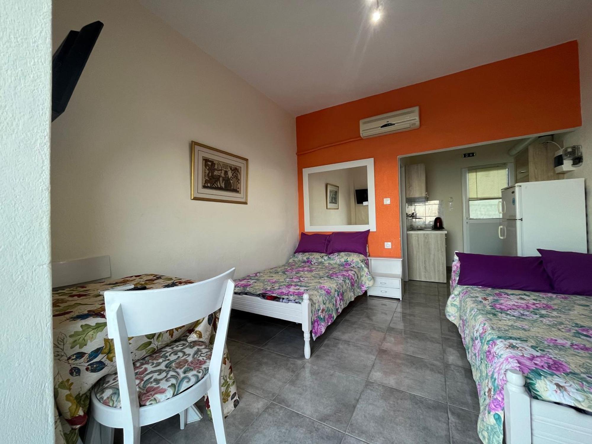 Villa Leonidas Koutsoupia Kókkinon Nerón Rom bilde
